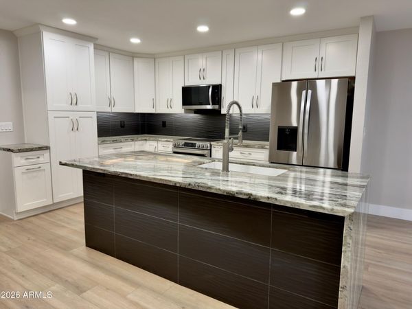 8076 E VIA DEL ARBOR, Scottsdale, AZ 85258