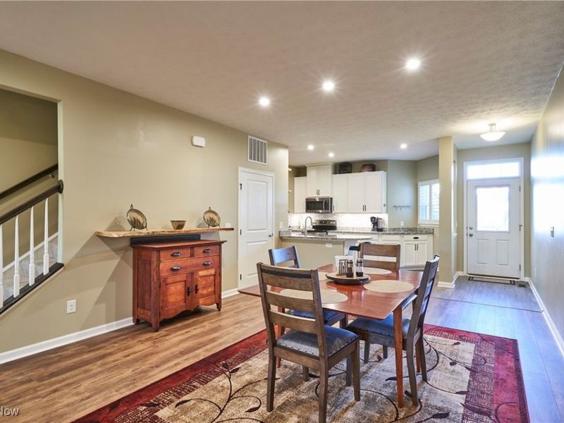 3164 Old Mill Drive, Cuyahoga Falls, OH 44223 Photo 9