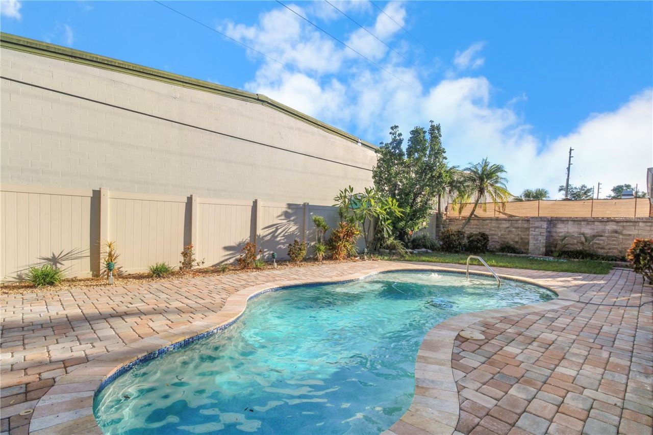 7215 121st Terrace, Largo, FL 33773 Photo