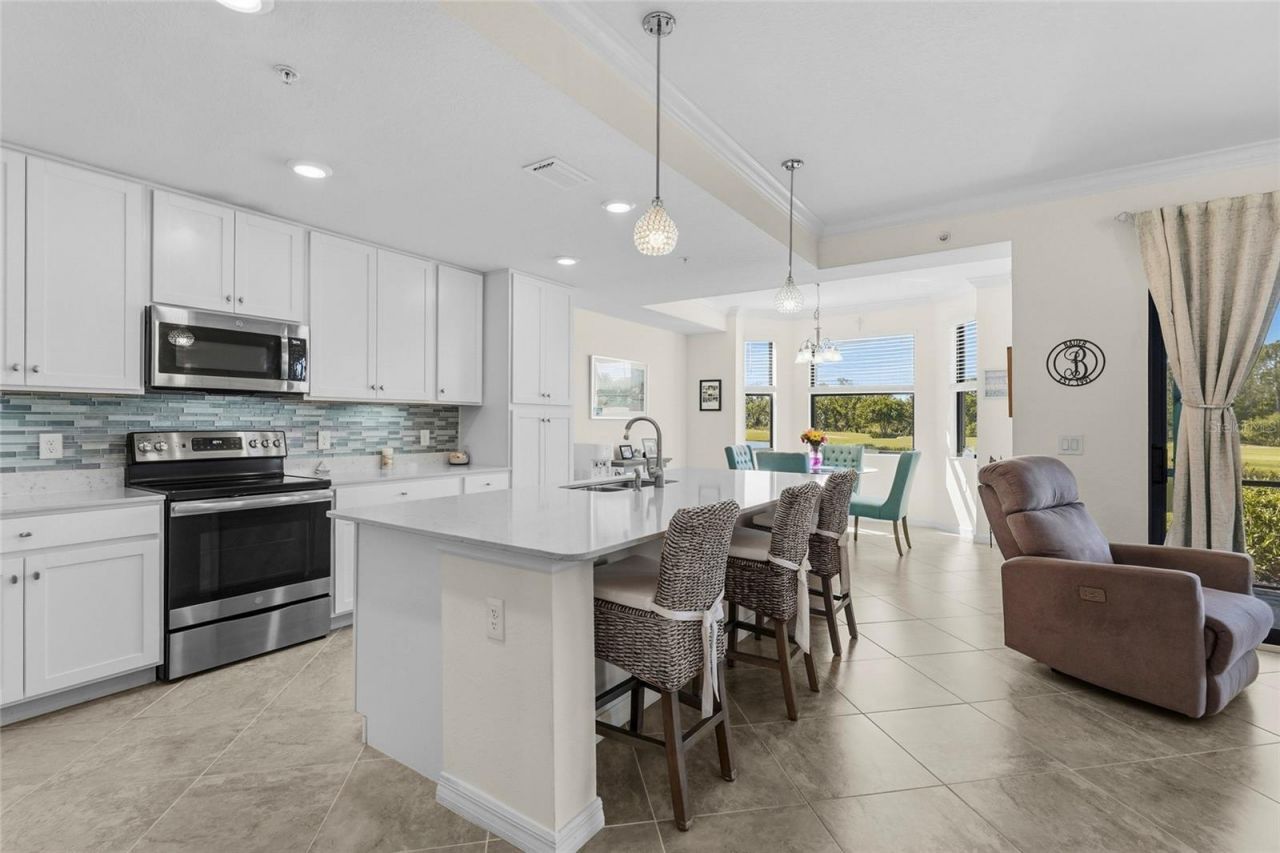 17520 Gawthrop Drive, Unit 106, Lakewood Ranch, FL 34211 Photo