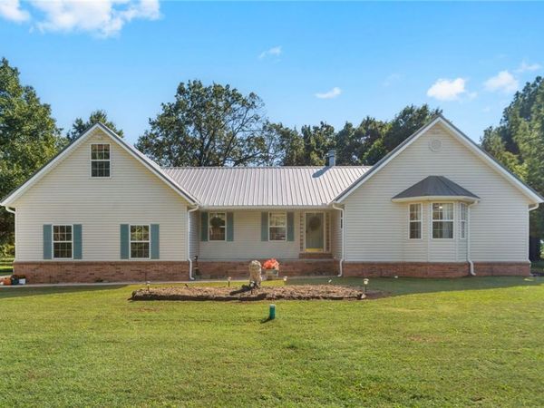 17047 Stage Coach Road, Gravette, AR 72736