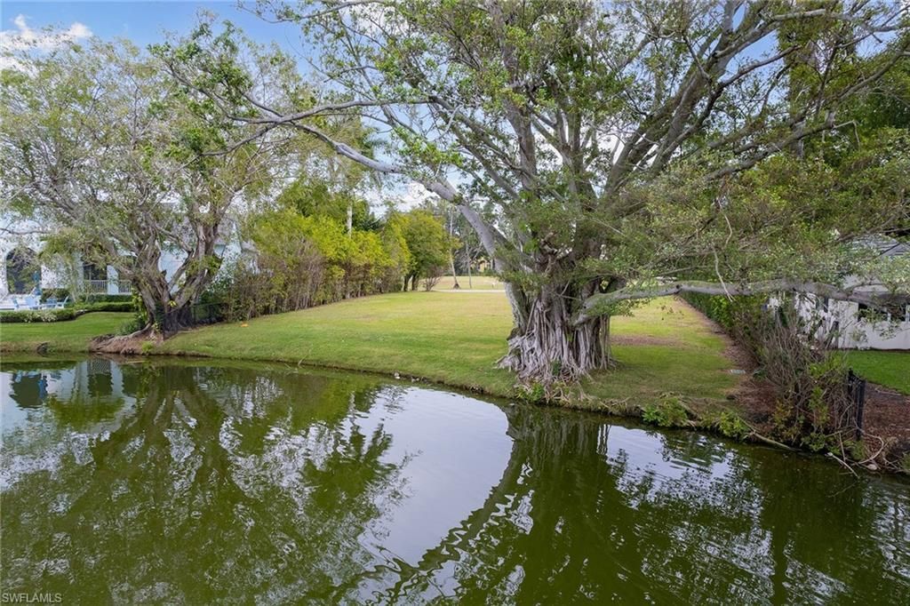 2550 Lantern Ln, Naples, FL 34102 Photo