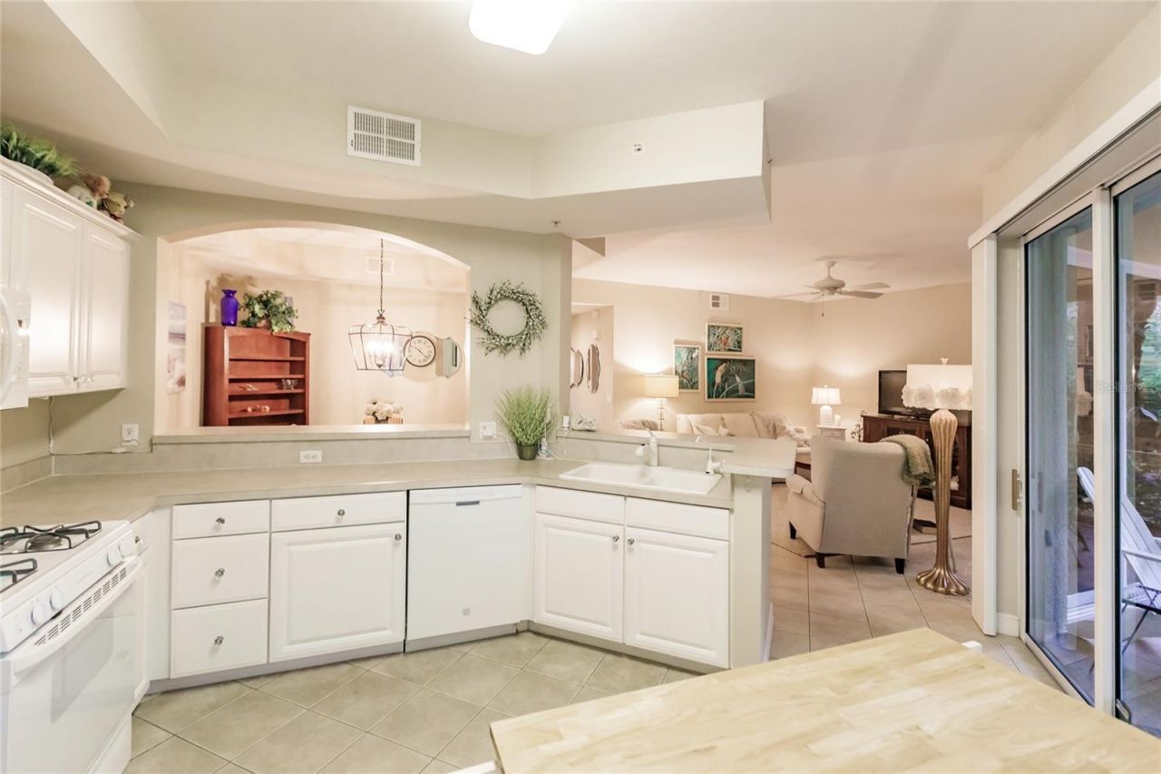 1878 Tarpon Bay Drive S, Unit 102, Naples, FL 34119 Photo