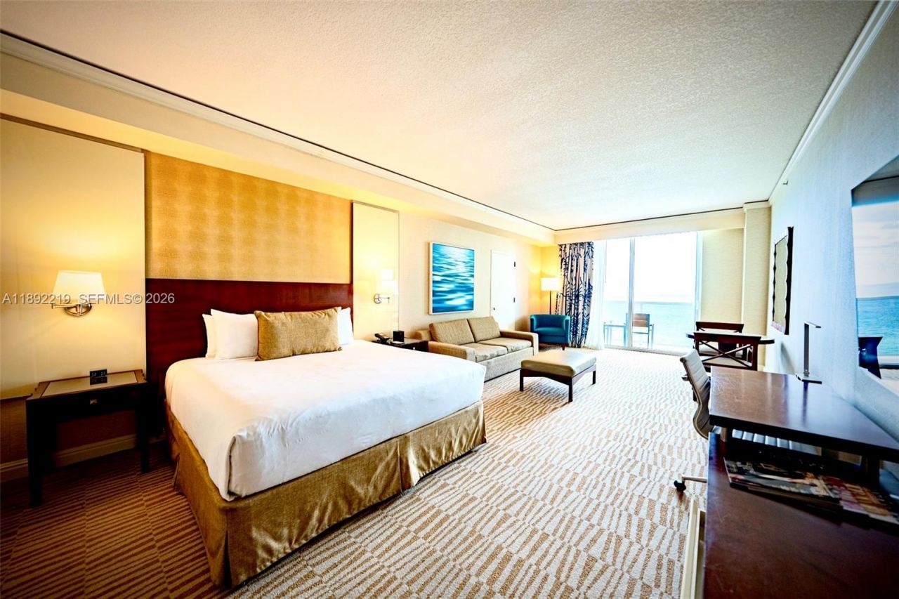 18001 SE Collins Ave, Unit 2111, Sunny Isles Beach, FL 33160 Photo