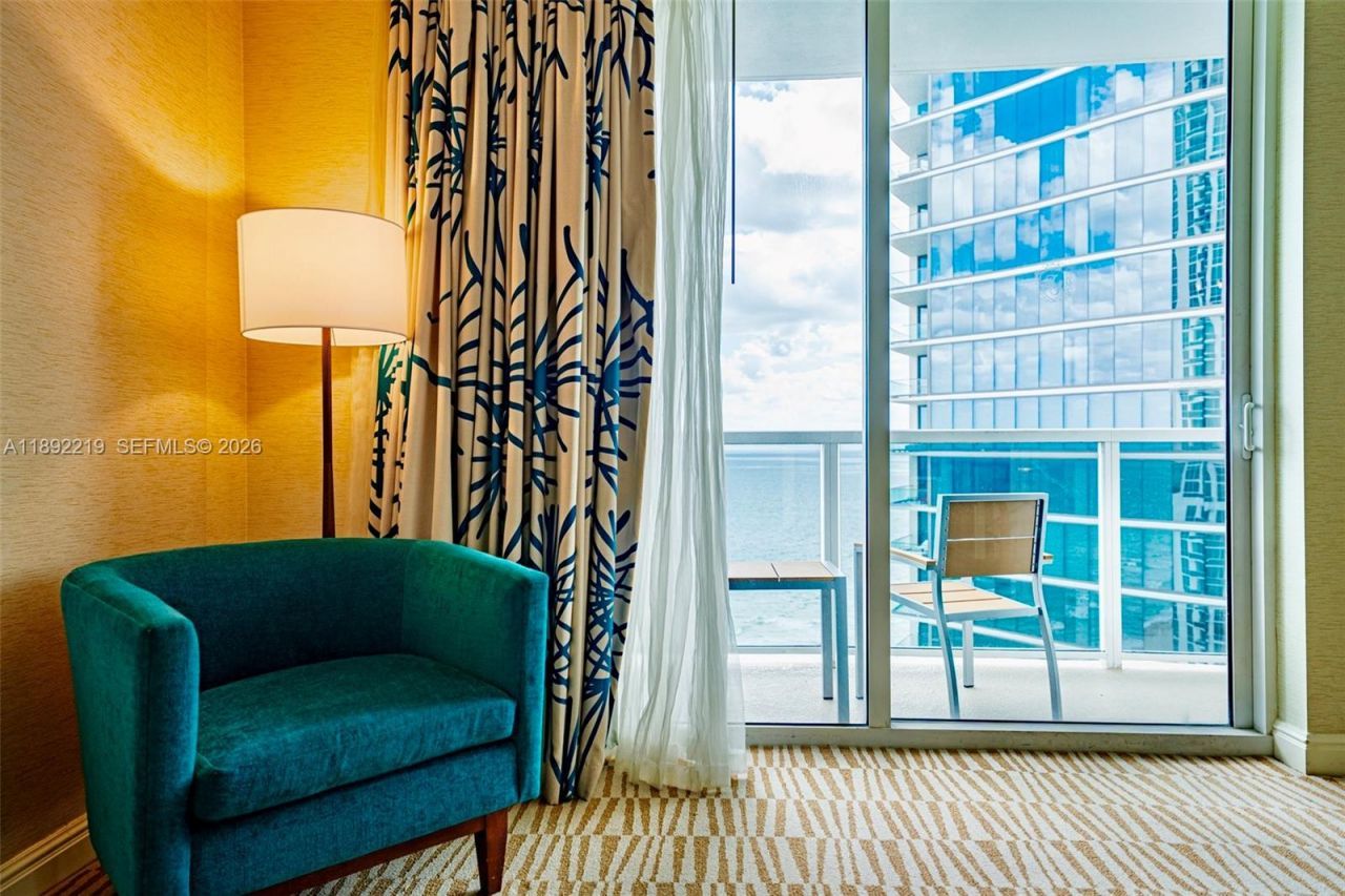 18001 SE Collins Ave, Unit 2111, Sunny Isles Beach, FL 33160 Photo