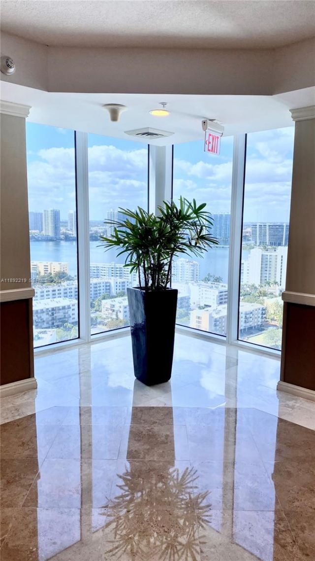 18001 SE Collins Ave, Unit 2111, Sunny Isles Beach, FL 33160 Photo