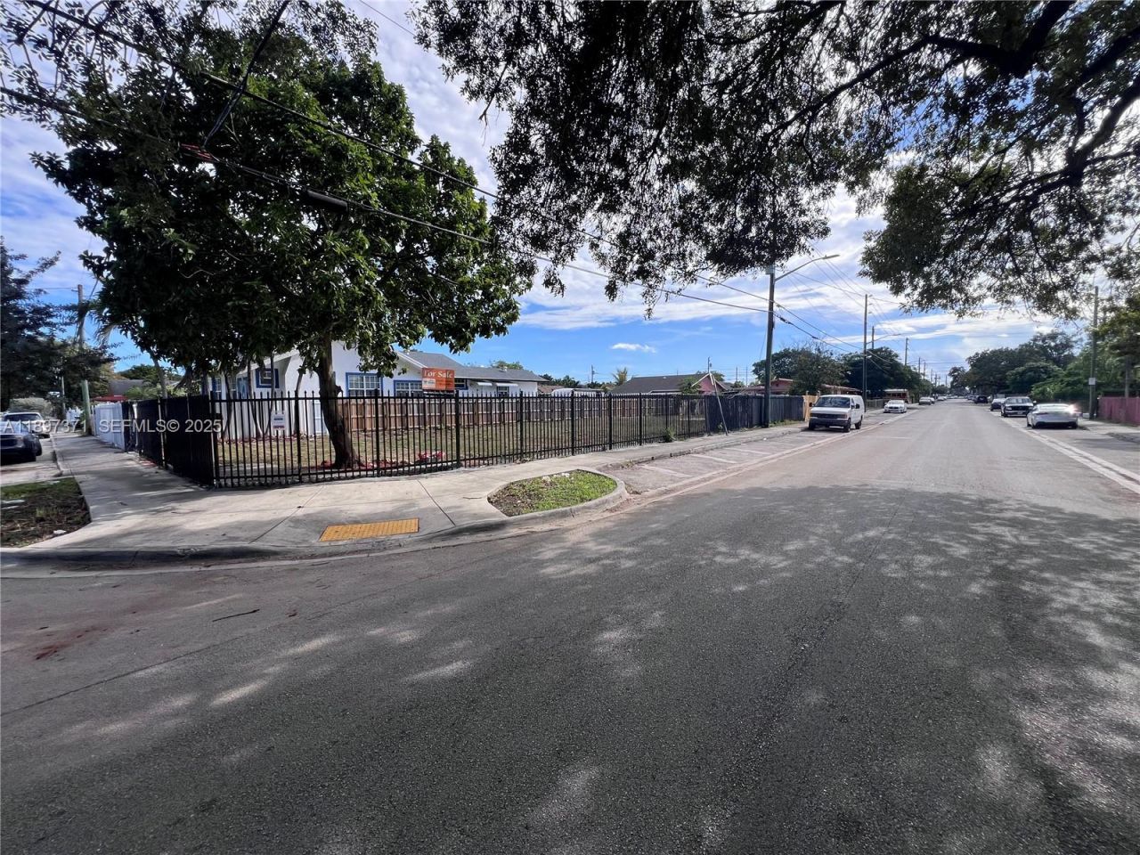 2052 NW 27th St, Miami, FL 33142 Photo