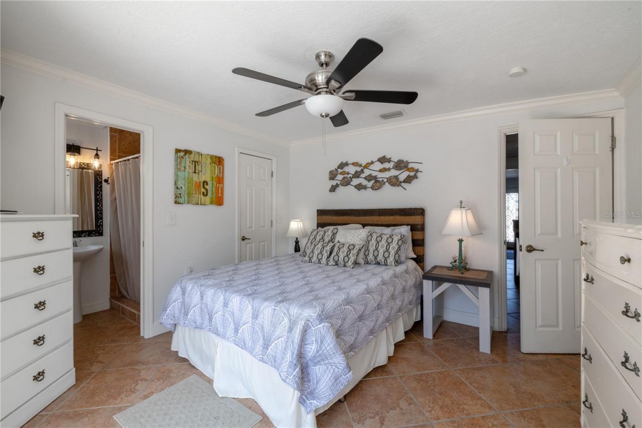 813 E 6th Avenue, New Smyrna Beach, FL 32169 Photo