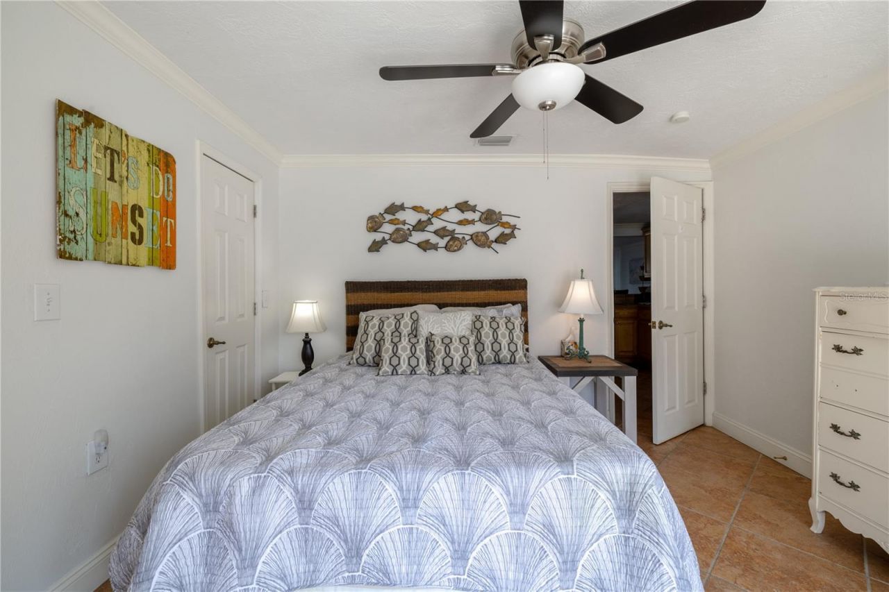 813 E 6th Avenue, New Smyrna Beach, FL 32169 Photo