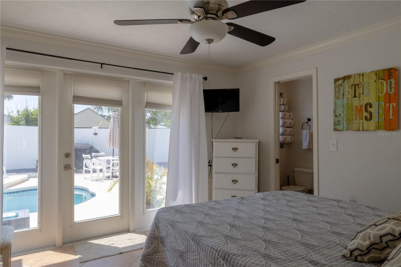 813 E 6th Avenue, New Smyrna Beach, FL 32169 Photo