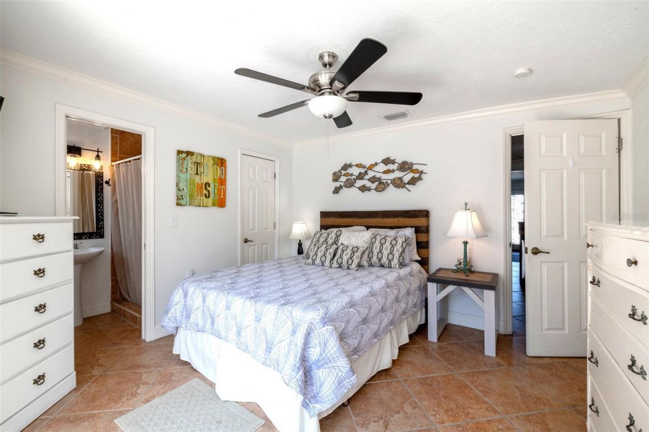 813 E 6th Avenue, New Smyrna Beach, FL 32169 Photo