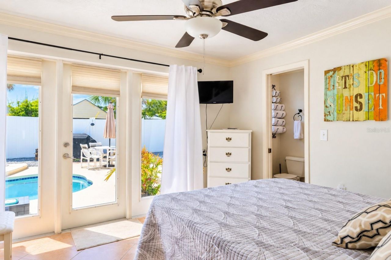 813 E 6th Avenue, New Smyrna Beach, FL 32169 Photo