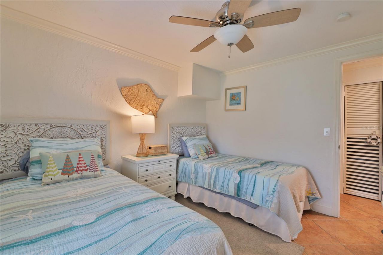 813 E 6th Avenue, New Smyrna Beach, FL 32169 Photo