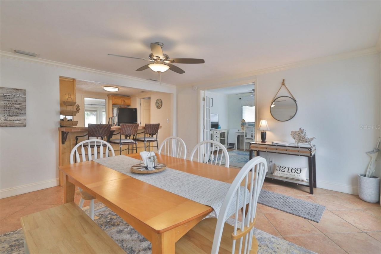 813 E 6th Avenue, New Smyrna Beach, FL 32169 Photo