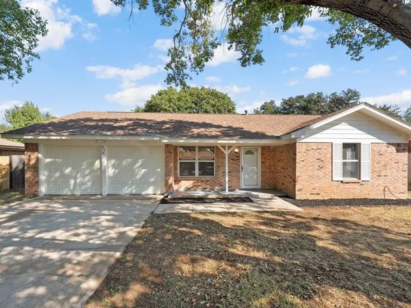 317 E Glendale Street, Crowley, TX 76036