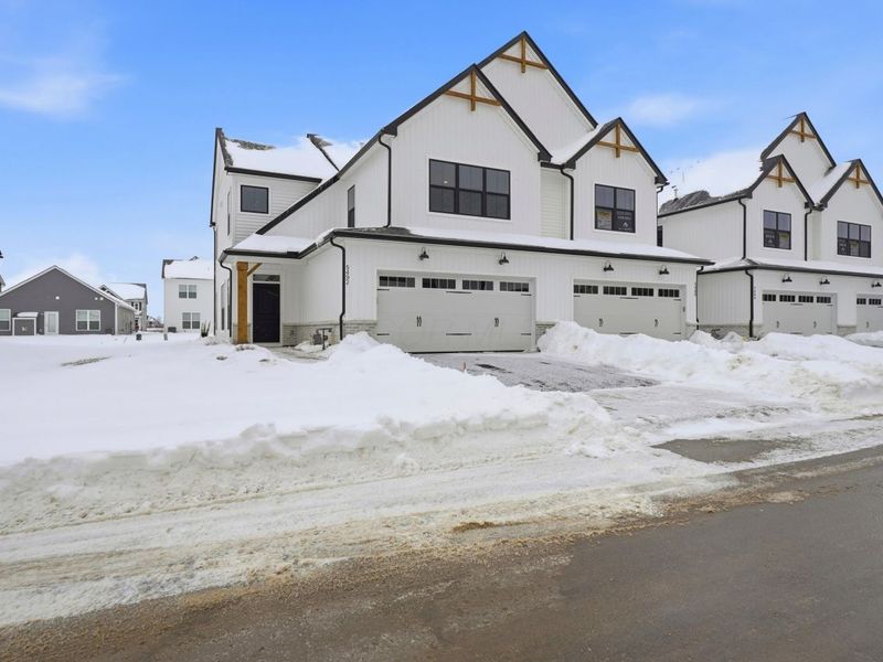 5492 Fawnsbury Court, Powell, OH 43065 Photo 2