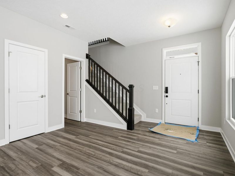 5492 Fawnsbury Court, Powell, OH 43065 Photo 4