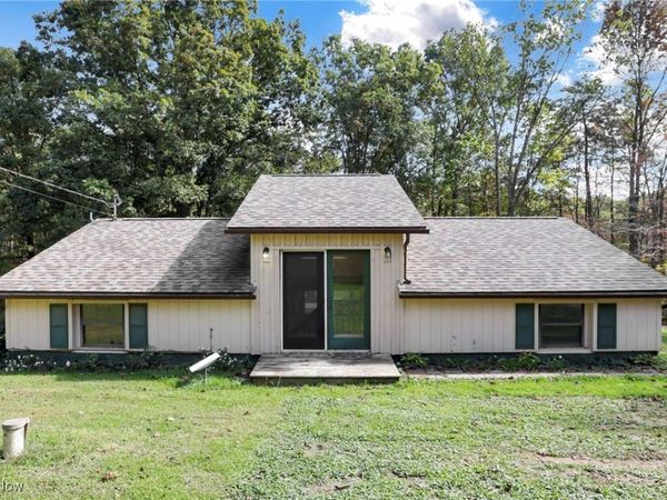 852 Wallace Road, Little Hocking, OH 45742