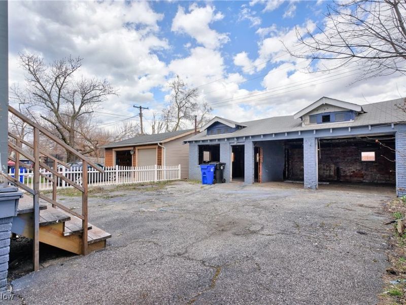 2215 W 105th Street, Cleveland, OH 44102 Photo 16
