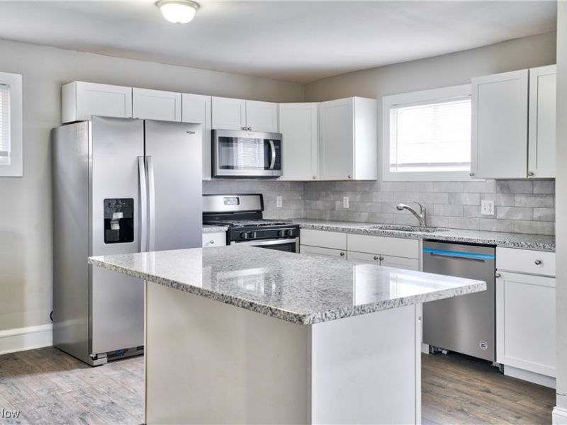 2215 W 105th Street, Cleveland, OH 44102 Photo 6