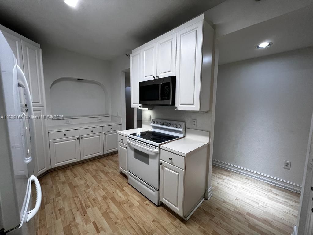 10700 NW 66th St, Unit 411, Doral, FL 33178 Photo