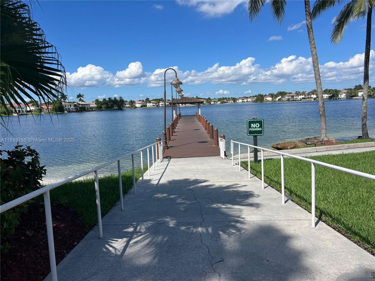 10700 NW 66th St, Unit 411, Doral, FL 33178 Photo