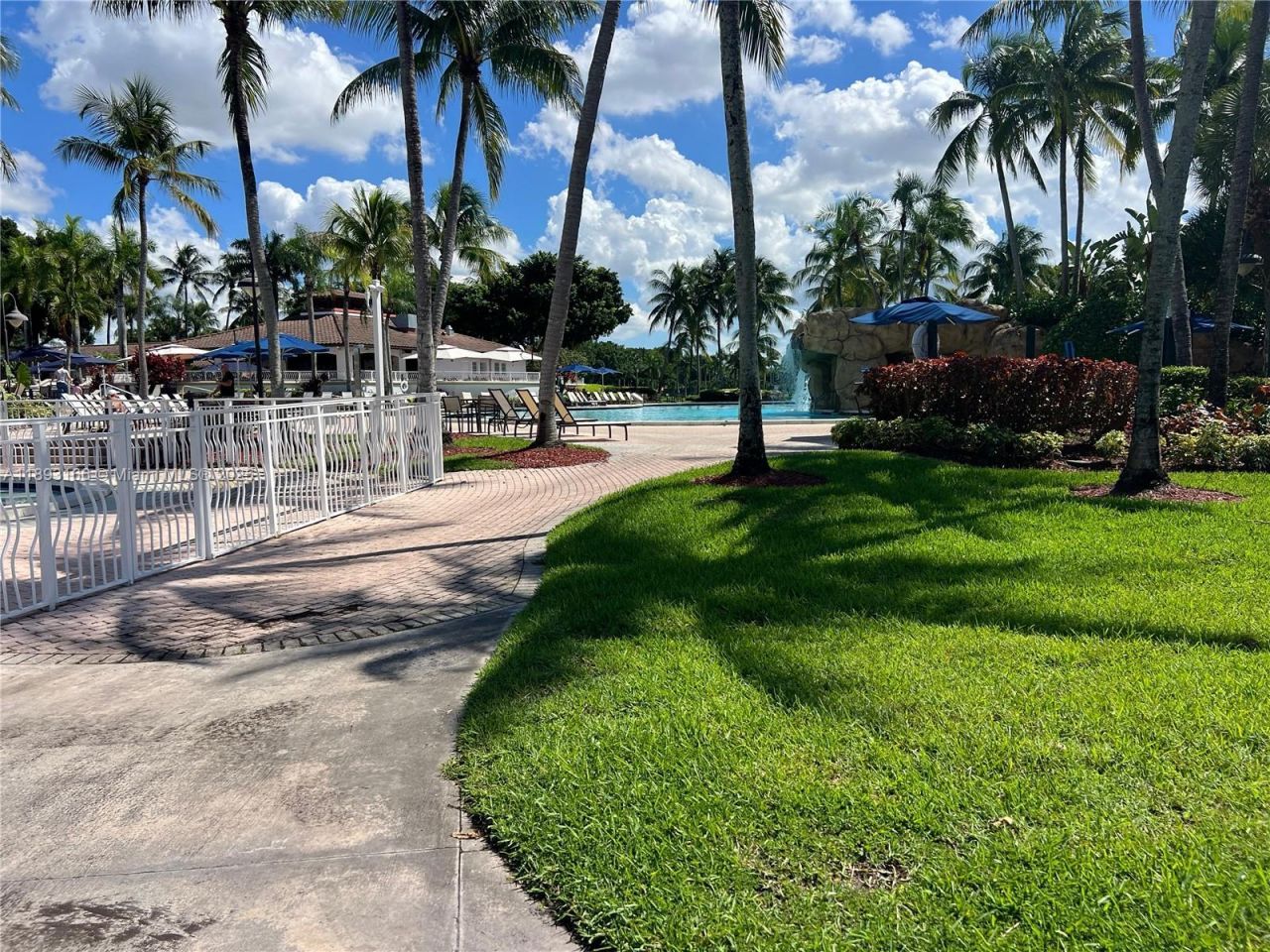 10700 NW 66th St, Unit 411, Doral, FL 33178 Photo