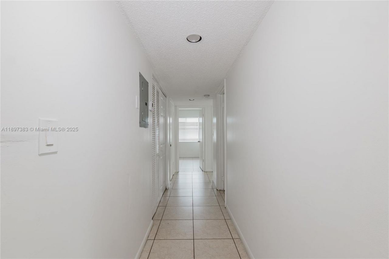 2020 NW 119th St, Unit 1122, Miami, FL 33167 Photo