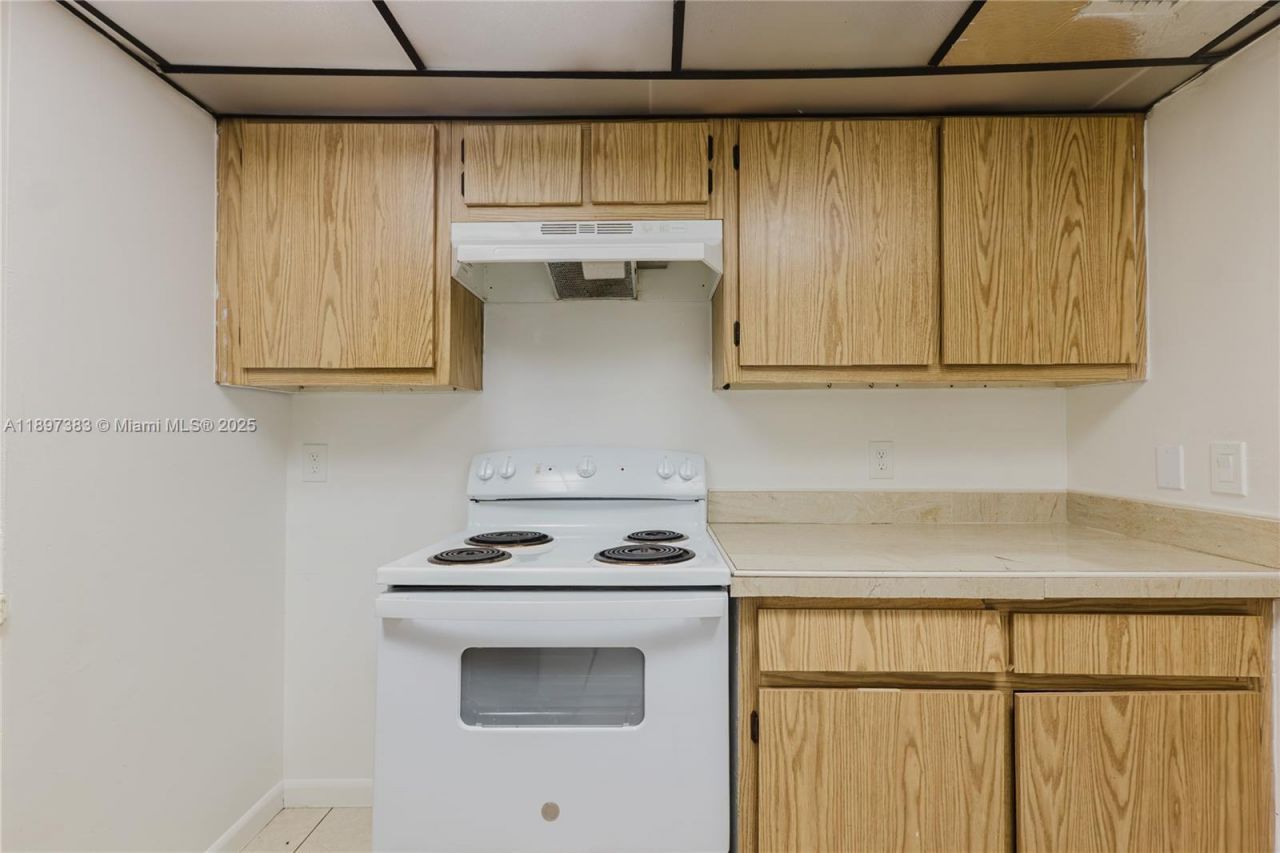 2020 NW 119th St, Unit 1122, Miami, FL 33167 Photo