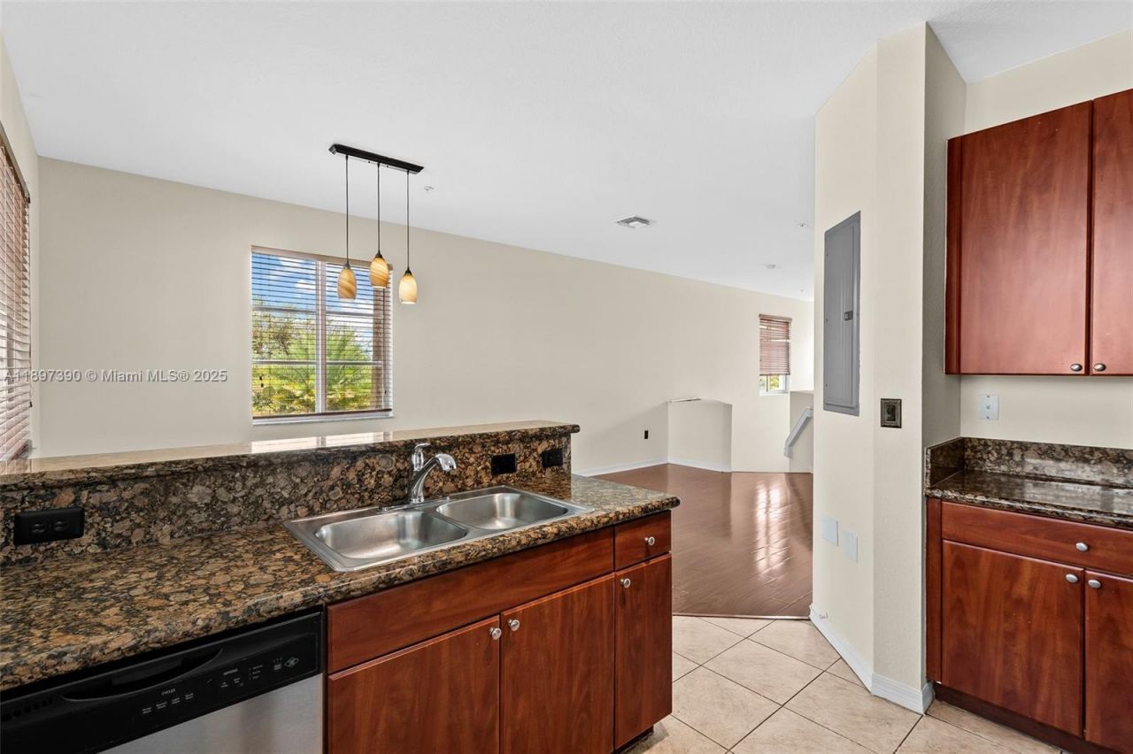 12421 SW 50th Ct, Unit 347, Miramar, FL 33027 Photo