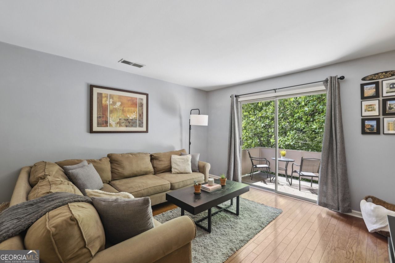 5400 Roswell Road, Unit H5, Atlanta, GA 30342 Main Photo