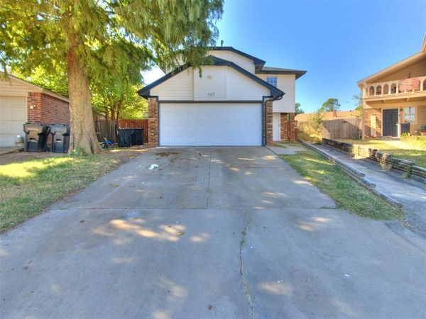 502 Stoneridge Drive, Moore, OK 73160