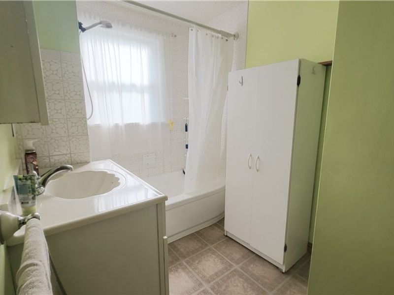 5385 Bartlett Road, Bedford, OH 44146 Photo 13