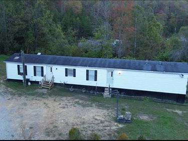 51 Cherokee Mountain, Flat Lick, KY 40935