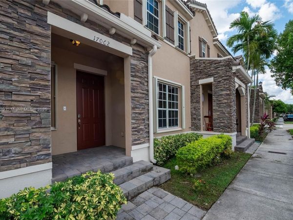 17062 SW 95th Ter, Miami, FL 33196