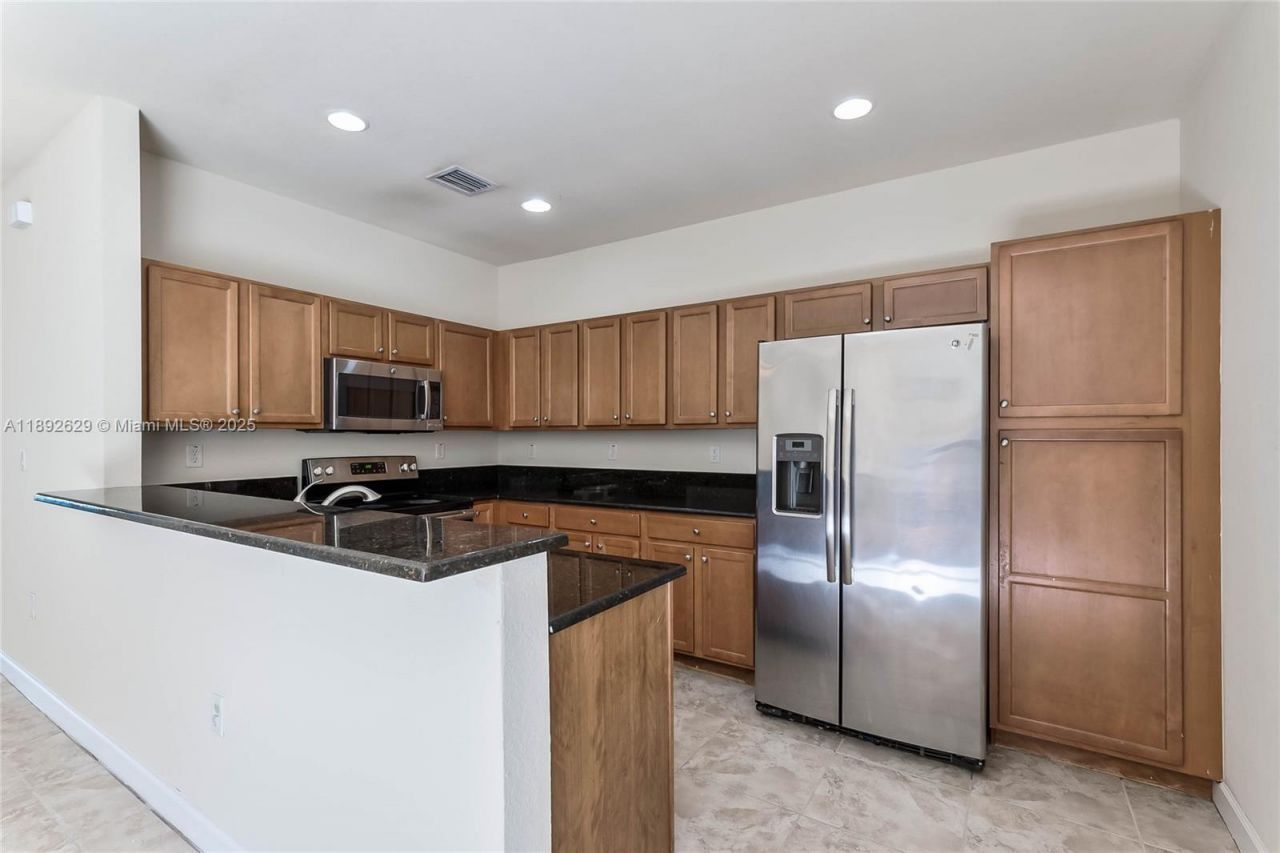 17062 SW 95th Ter, Miami, FL 33196 Photo