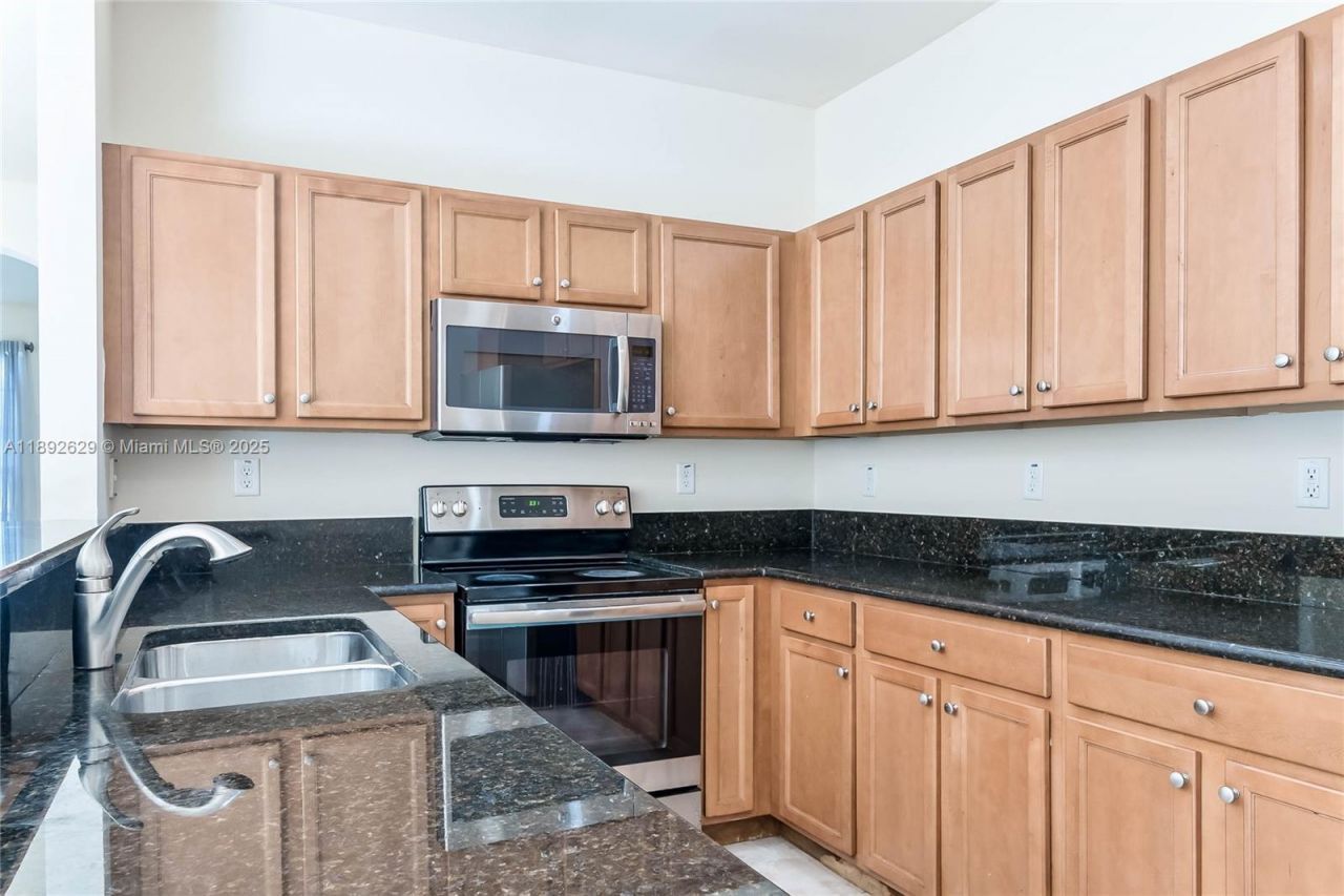 17062 SW 95th Ter, Miami, FL 33196 Photo