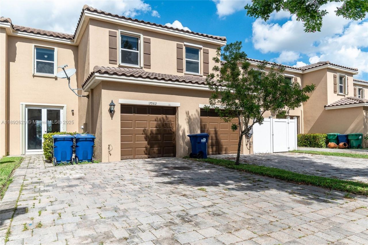 17062 SW 95th Ter, Miami, FL 33196 Photo