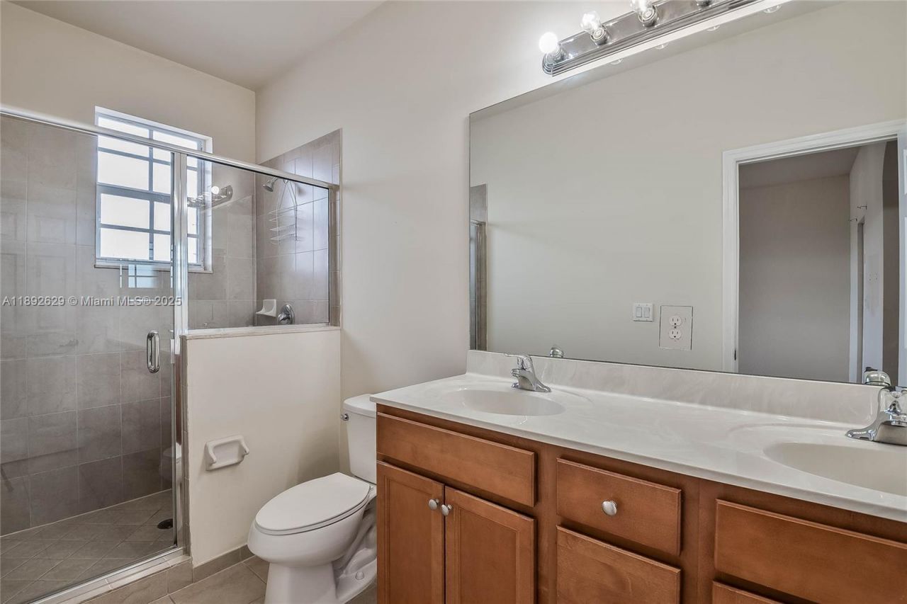 17062 SW 95th Ter, Miami, FL 33196 Photo