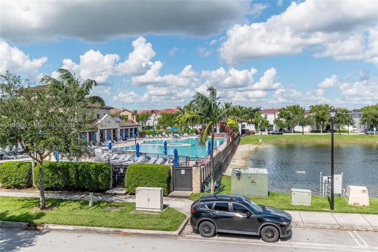 17062 SW 95th Ter, Miami, FL 33196 Photo