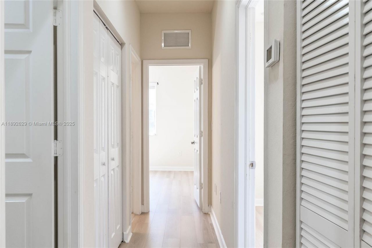 17062 SW 95th Ter, Miami, FL 33196 Photo