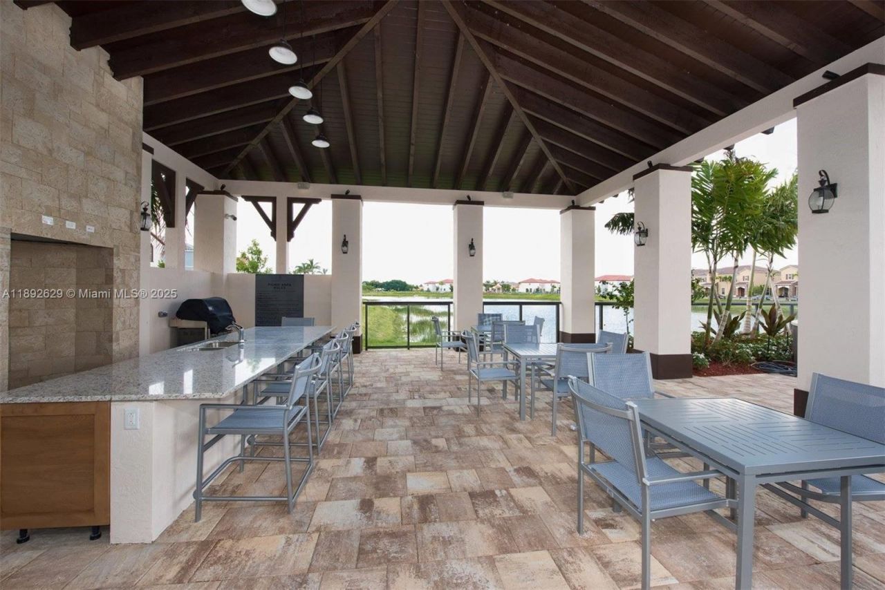 17062 SW 95th Ter, Miami, FL 33196 Photo