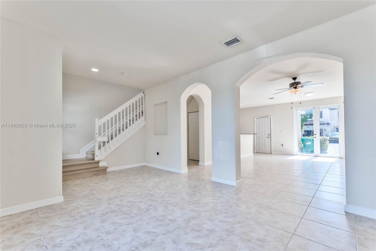 17062 SW 95th Ter, Miami, FL 33196 Photo