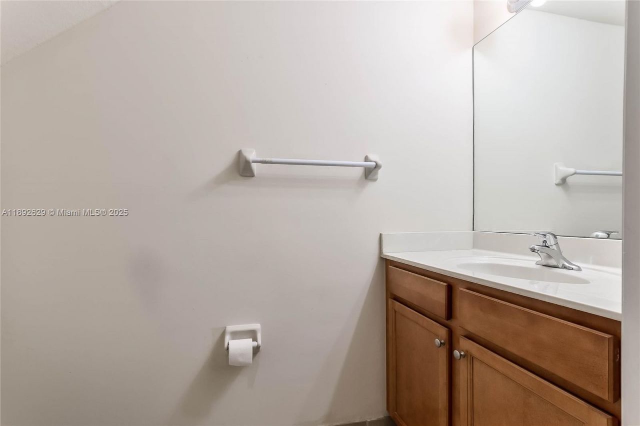 17062 SW 95th Ter, Miami, FL 33196 Photo