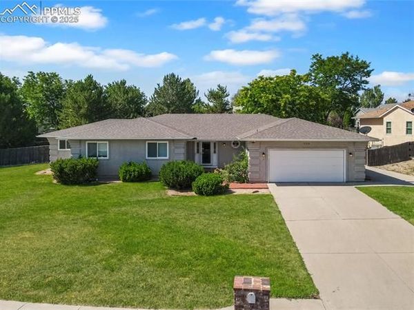 204 Bridle Trail, Pueblo, CO 81005