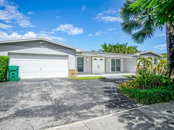 8101 SW 198th St, Cutler Bay, FL 33189