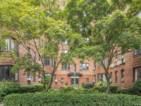 35 Parkview Avenue, Unit 4J, Bronxville, NY 10708
