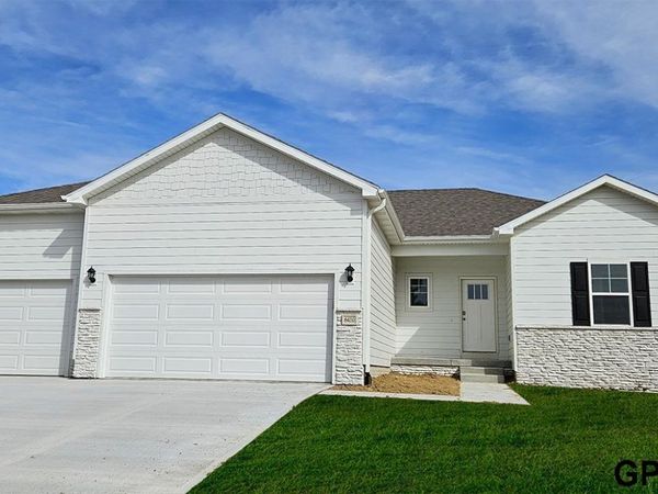 7602 N 170th Street, Bennington, NE 68007