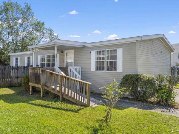 6290 Footprint Dr, Pensacola, FL 32526