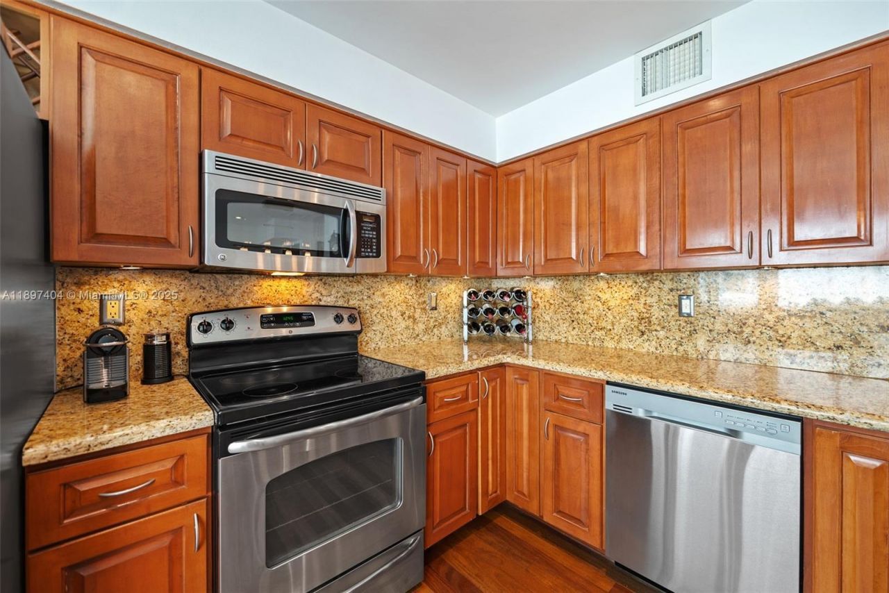 261 Navarre Ave, Unit A-3, Coral Gables, FL 33134 Photo